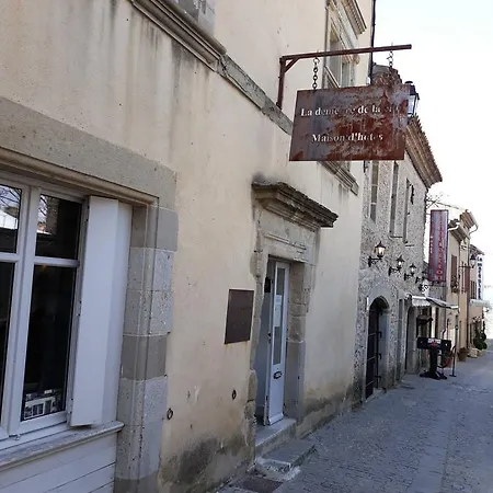 La Demeure De La Cite Bed & Breakfast *