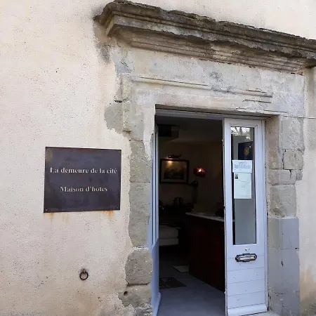 La Demeure De La Cite Bed & Breakfast *